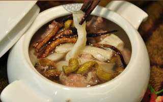 冬蟲(chóng)夏草煎服：根數(shù)不是固定值，3 大維度定用量